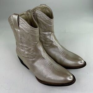 Coconuts by Matisse Silver Ankle Boots